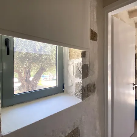 Afentiko Pigadi * מת'וני