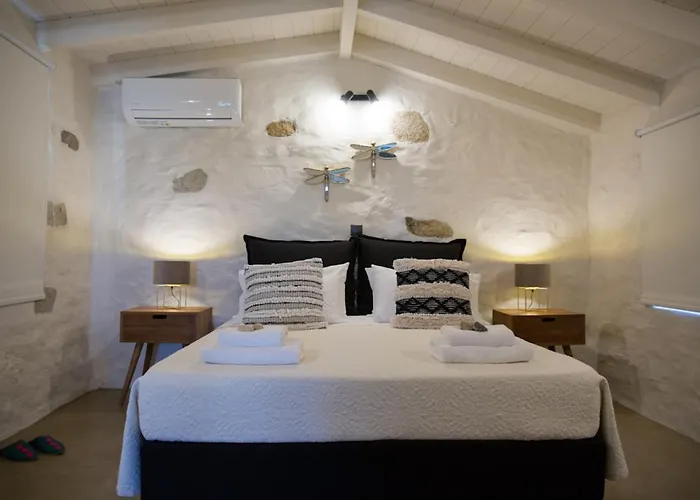 Afentiko Pigadi Modon