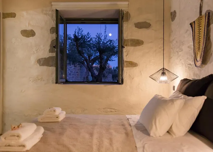 Afentiko Pigadi * Modon